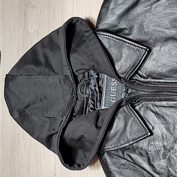 GUESS %100 LEATHER JACKET ZIP UP WITH HOODIE.. Size XL - Picture 4 of 11